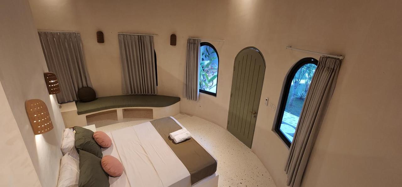 ホテル Tiu Oasis Lombok Kuta  エクステリア 写真