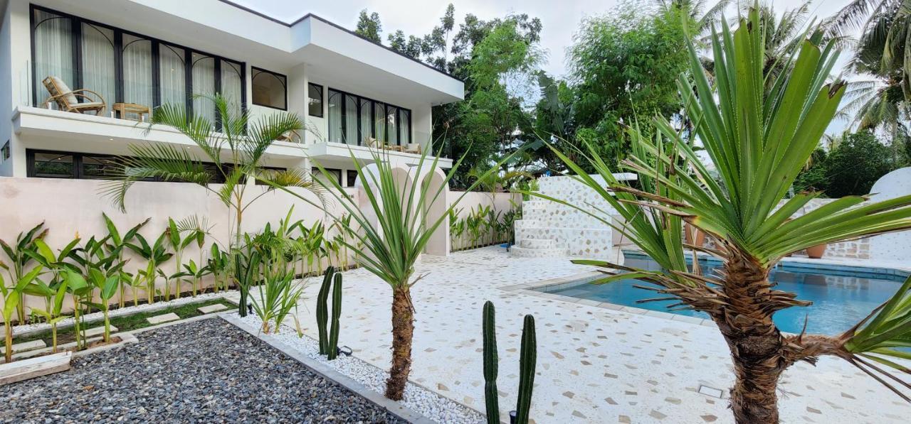 ホテル Tiu Oasis Lombok Kuta  エクステリア 写真