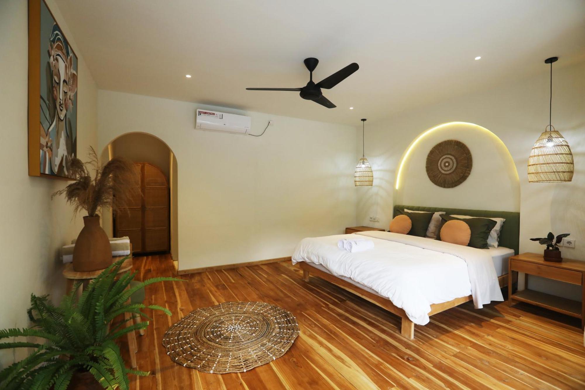 ホテル Tiu Oasis Lombok Kuta  エクステリア 写真